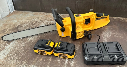 Аккумуляторная пила DeWalt 40см