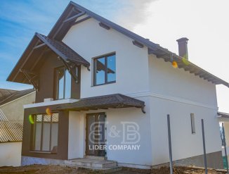 De vânzare casă spațioasă la Cruzești